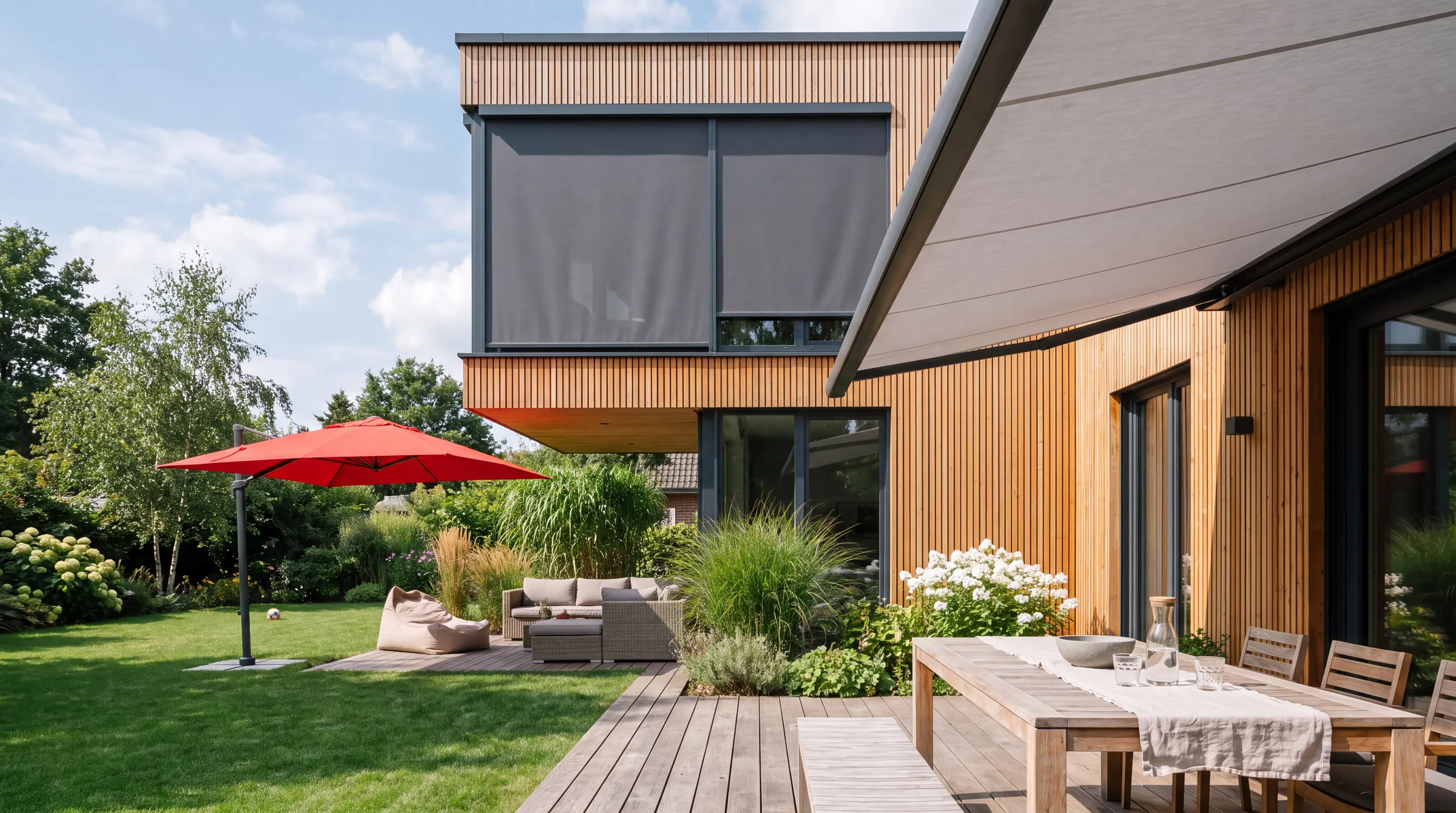 Pergola-Markise über einer Terrasse in Rostock